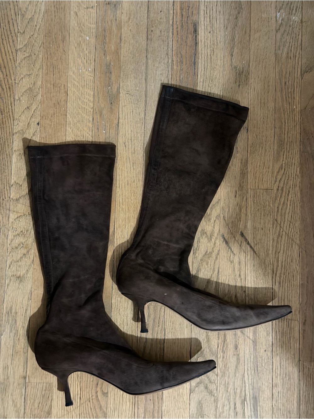 JIMMY CHOO • 39 1/2 • Chocolate Brow Deerskin Pointed Suede Boots